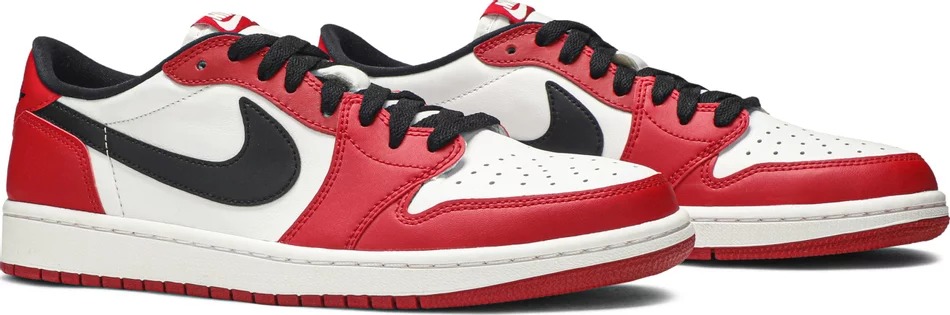 Air Jordan 1 Retro Low ‘Chicago’ - Image 2